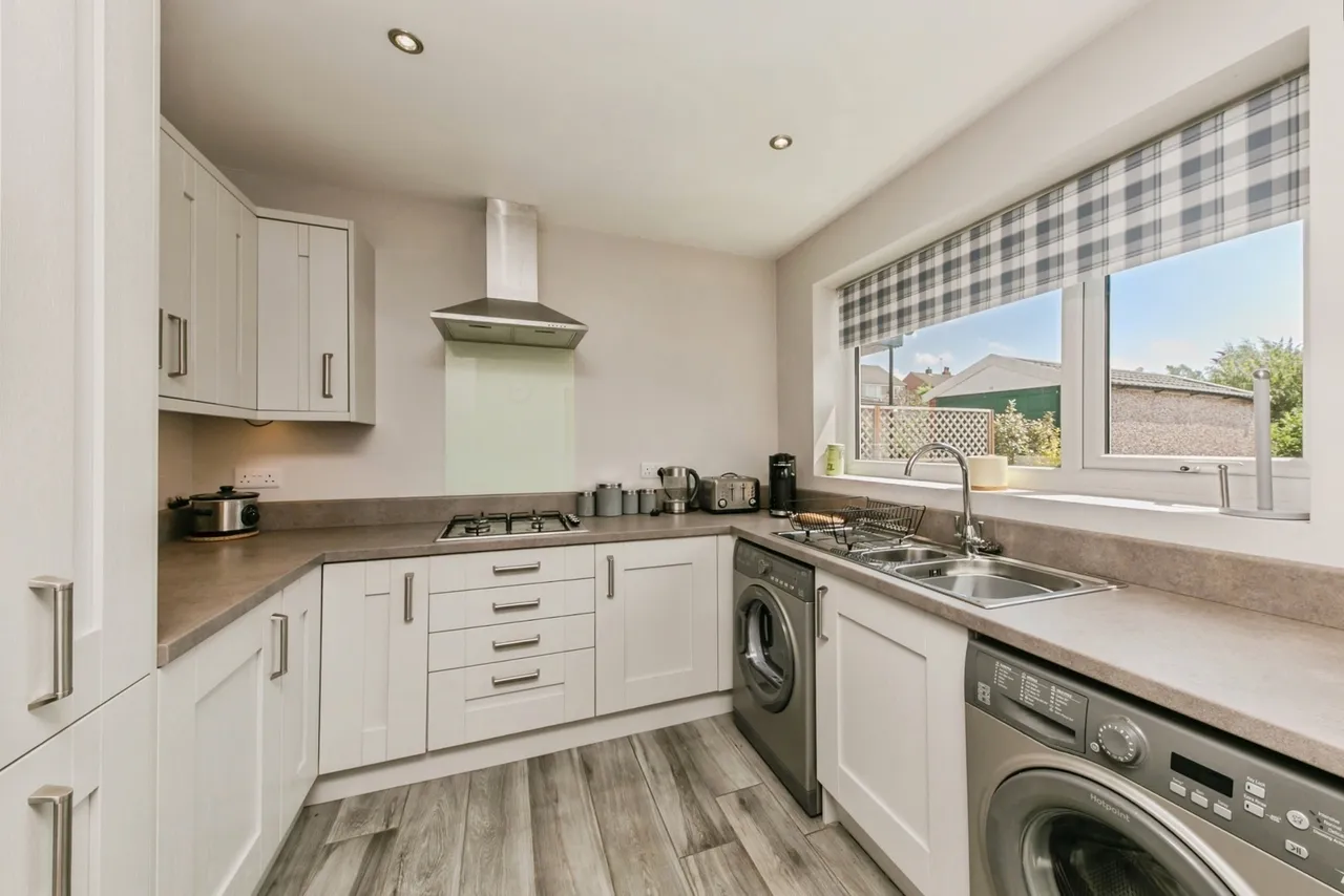 Chiltern Avenue, MACCLESFIELD, Cheshire, SK11, photo 2