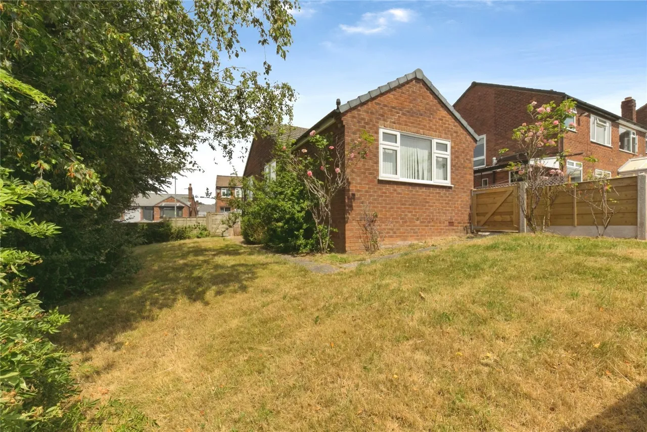 Chiltern Avenue, MACCLESFIELD, Cheshire, SK11, photo 18