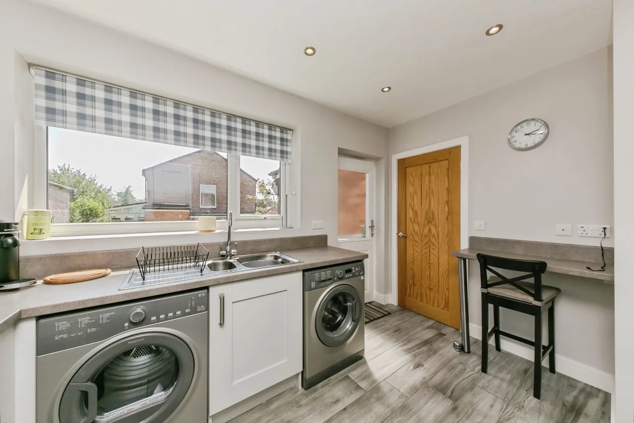 Chiltern Avenue, MACCLESFIELD, Cheshire, SK11, photo 15