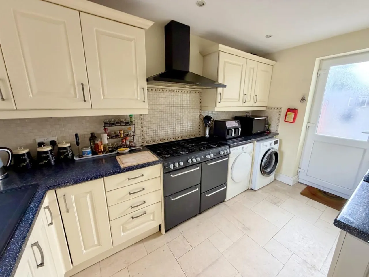 Queens Road, BH14, photo 8