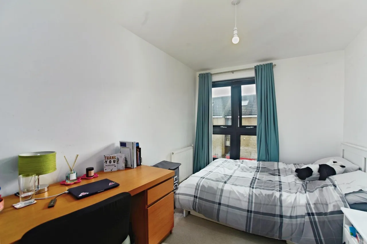 Garratt Lane, London, SW17, photo 12