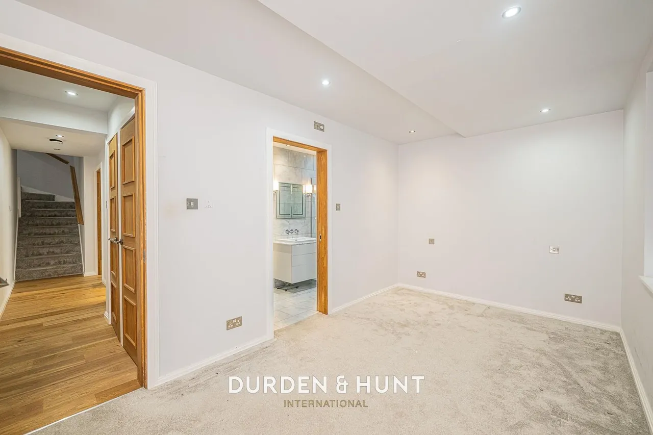 Eden Avenue, Chigwell, IG7, photo 15