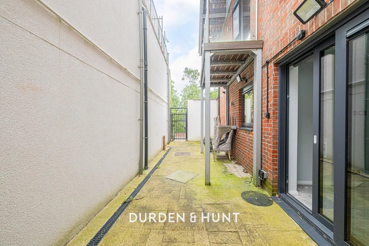 Eden Avenue, Chigwell, IG7, photo 18