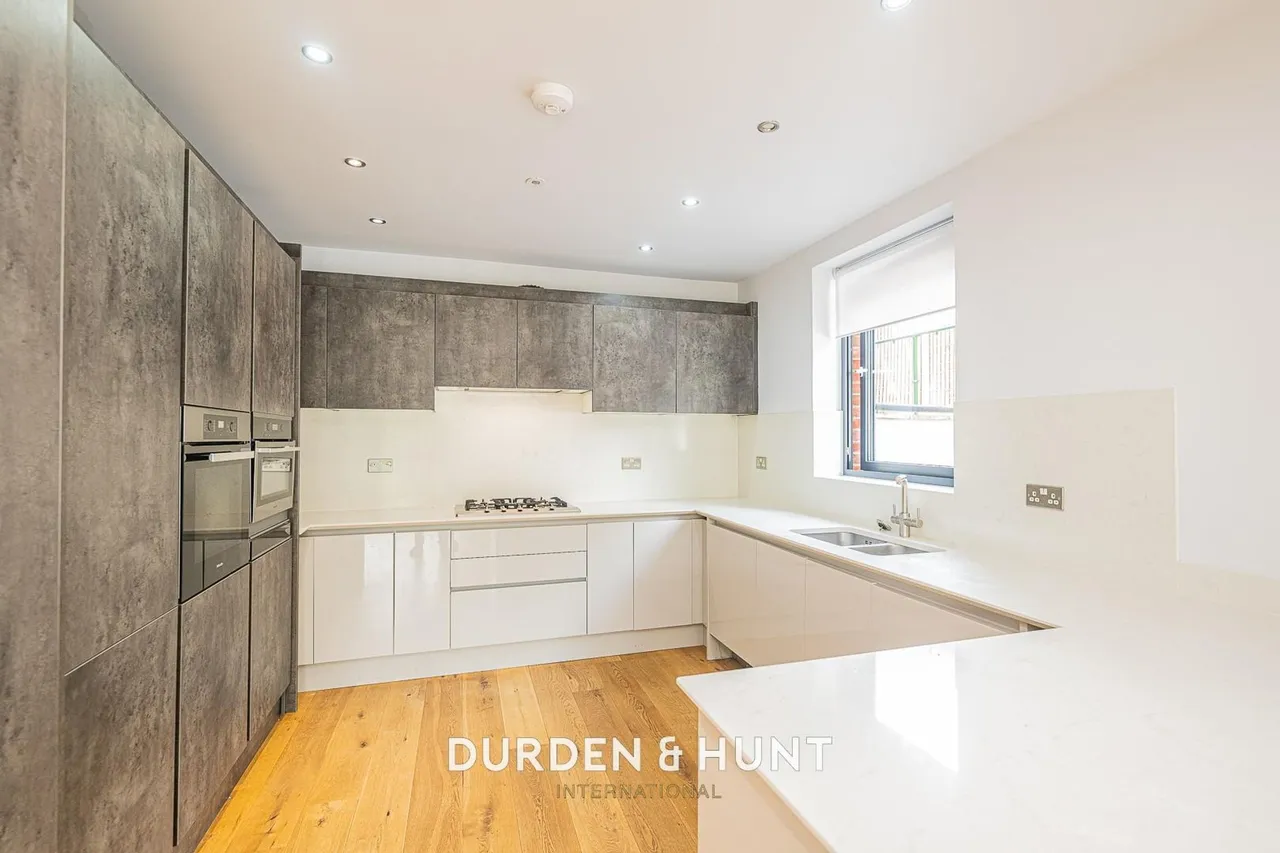 Eden Avenue, Chigwell, IG7, photo 5
