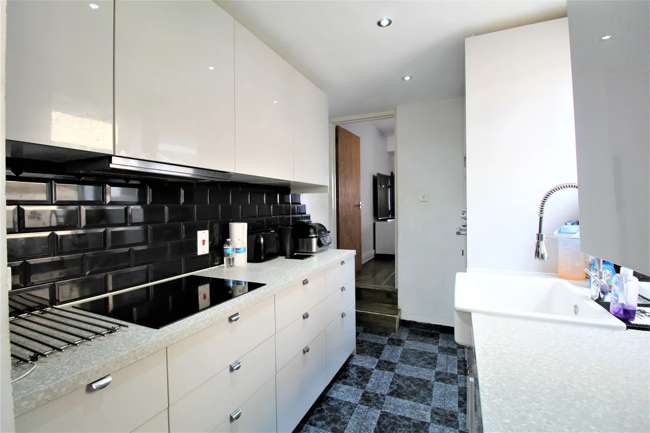 3 bed house to rent, William Street, Grays, RM17