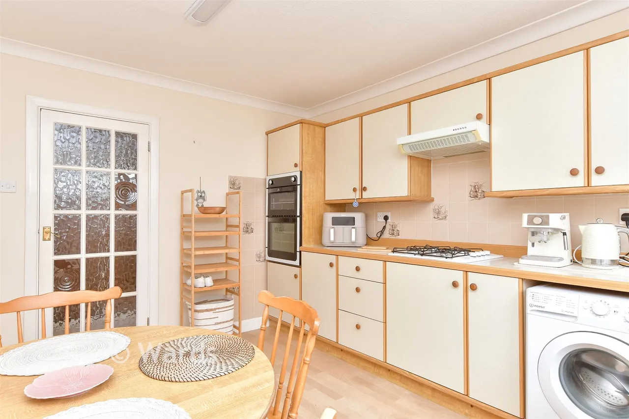 Elmfield Close, Gravesend, DA11, photo 2