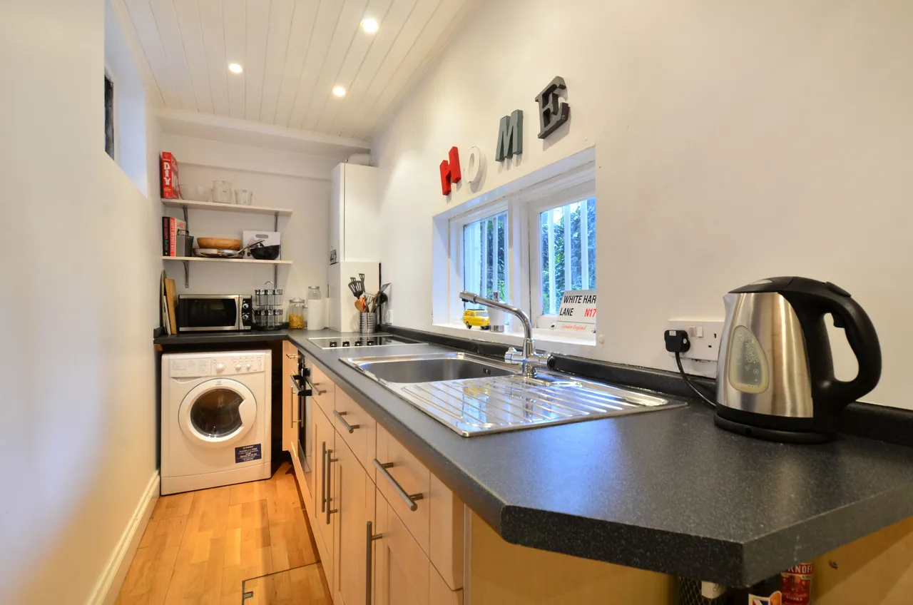 11a Gauden Road, London, photo 2