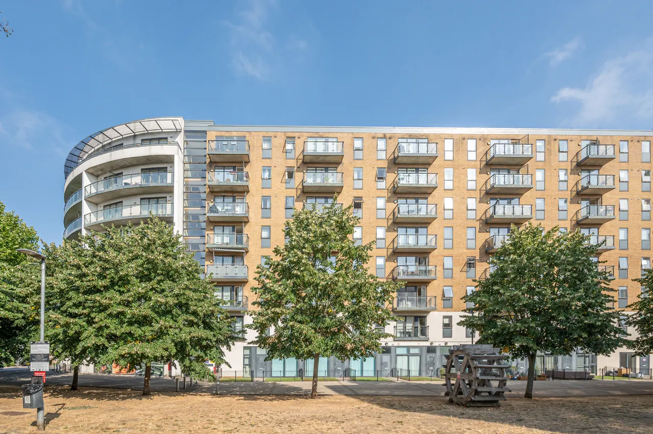 6 Reed House, 21 Durnsford Road, London, photo 2