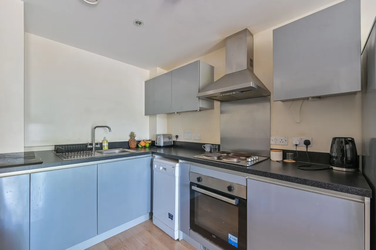 6 Reed House, 21 Durnsford Road, London, photo 4