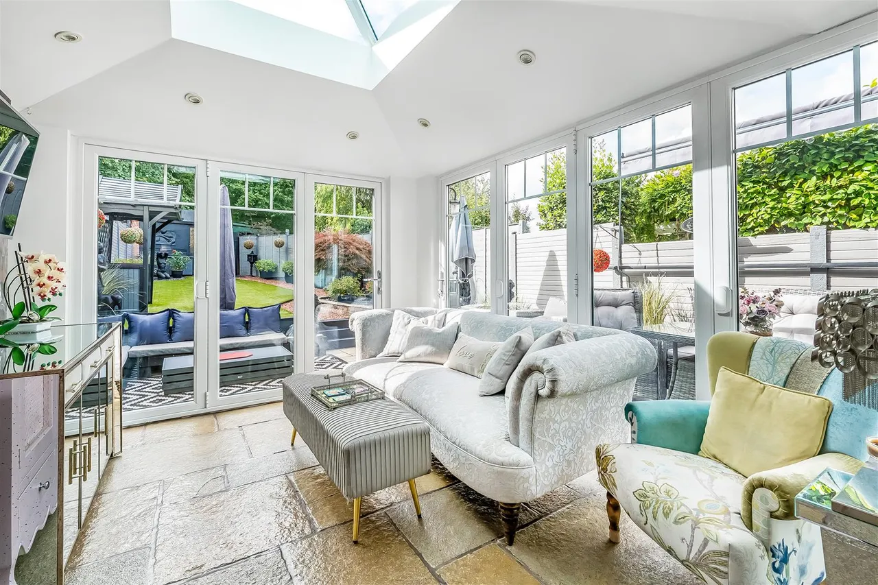 Highlands Road, Leatherhead, KT22, photo 15