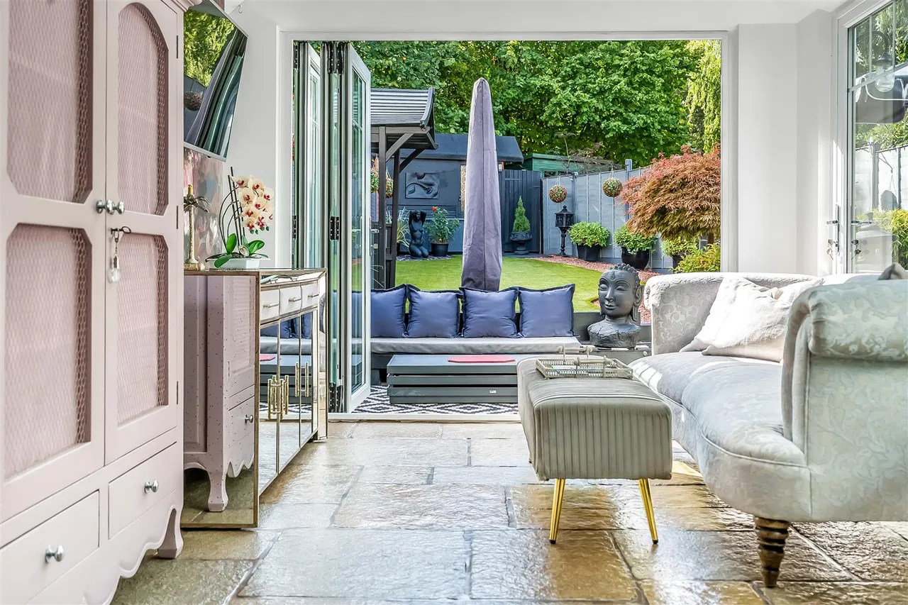 Highlands Road, Leatherhead, KT22, photo 16