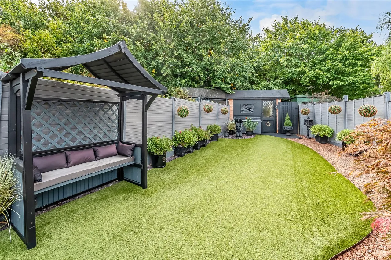 Highlands Road, Leatherhead, KT22, photo 18