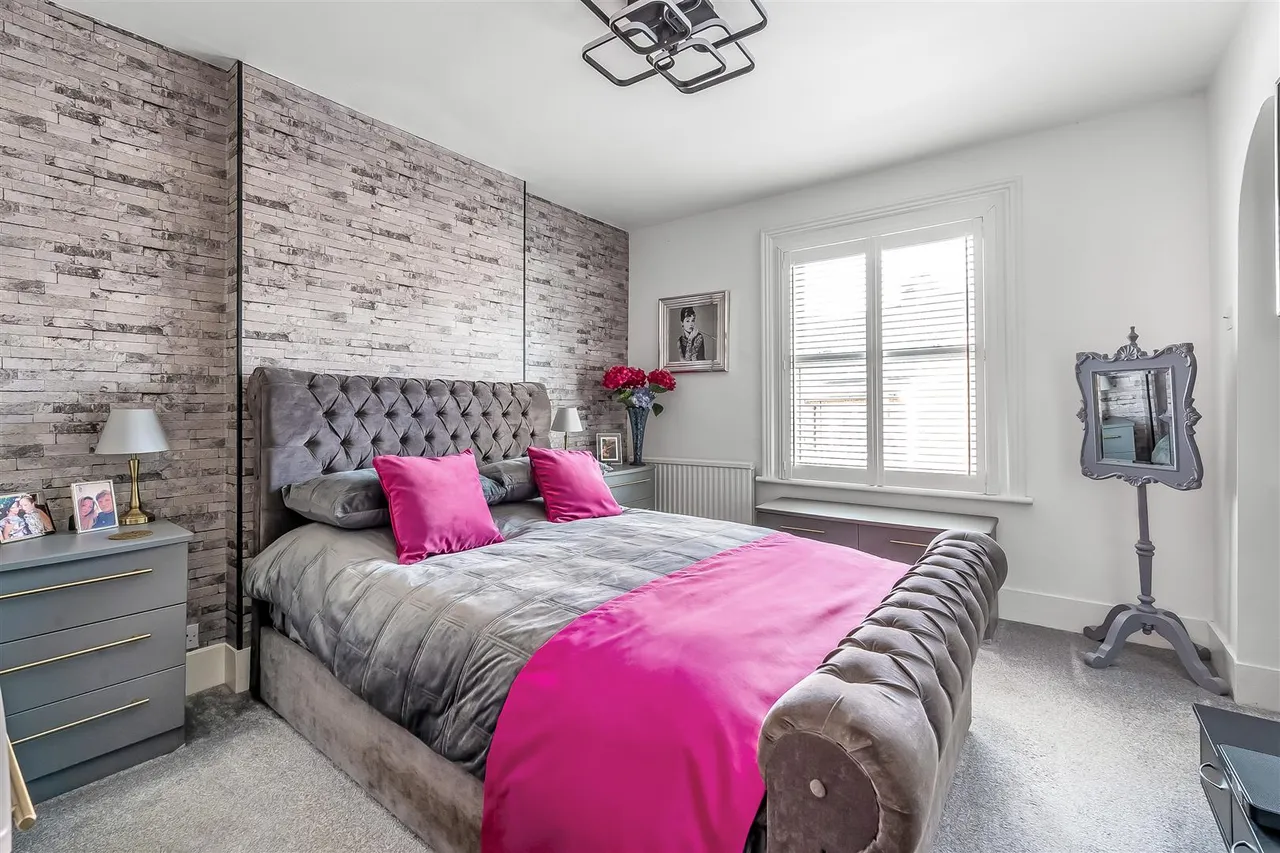 Highlands Road, Leatherhead, KT22, photo 8