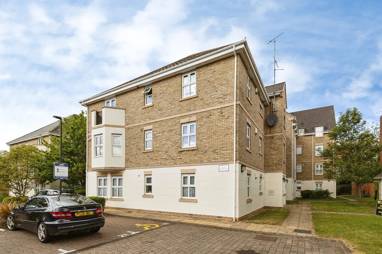 2 bed flat for sale — Billing Road, Northampton