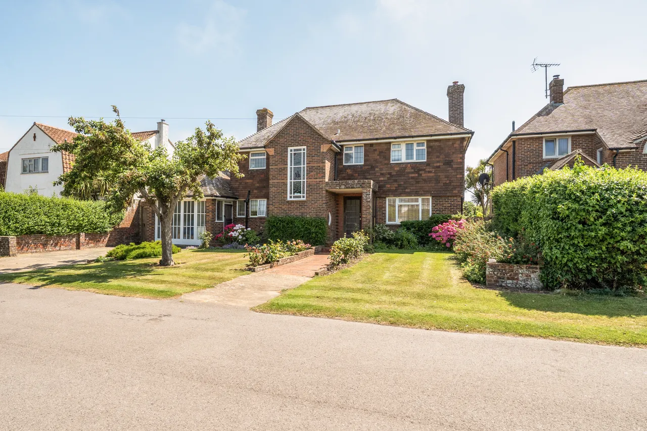 Sea Drive, Bognor Regis, PO22, photo 9