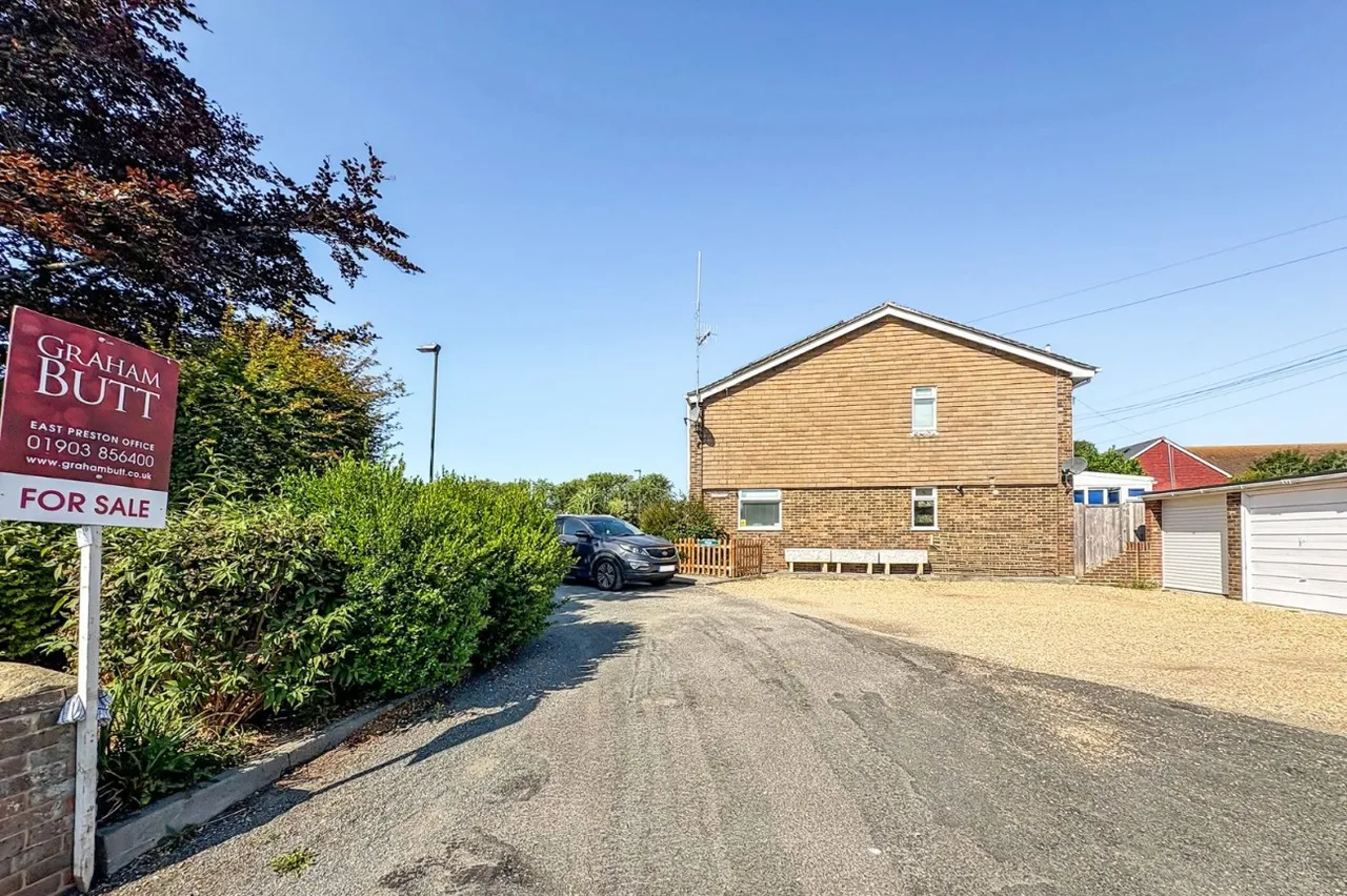 East Preston, Littlehampton, BN16, photo 13