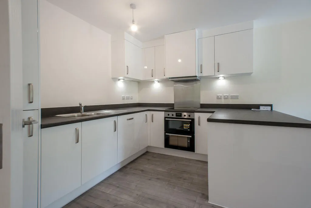 2 bed flat to rent — Hunslet House, Station Quarter