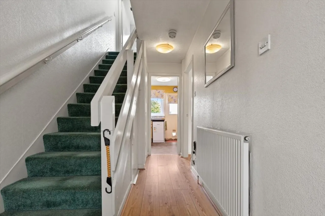 86 Queensland Drive, photo 3
