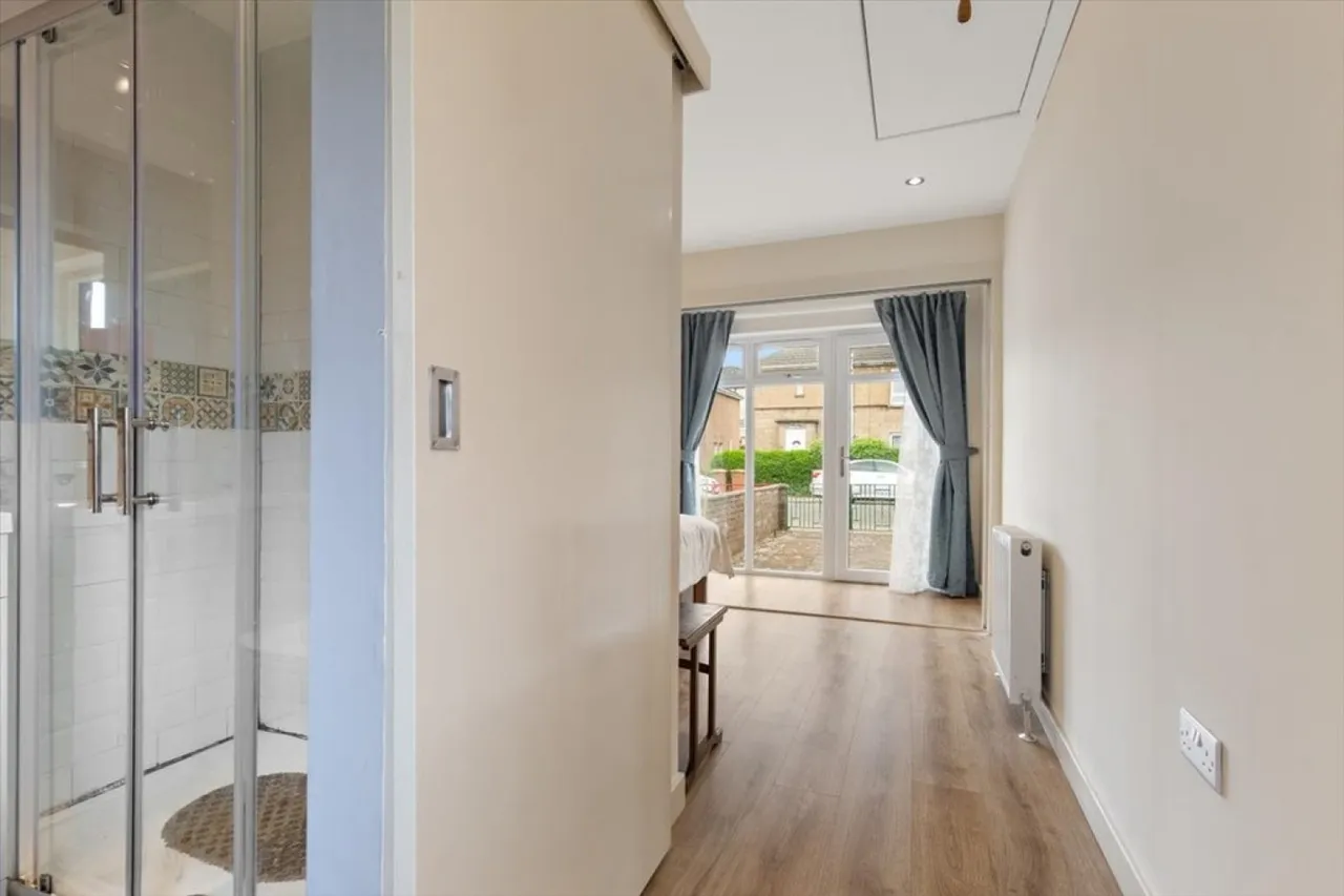 86 Queensland Drive, photo 9