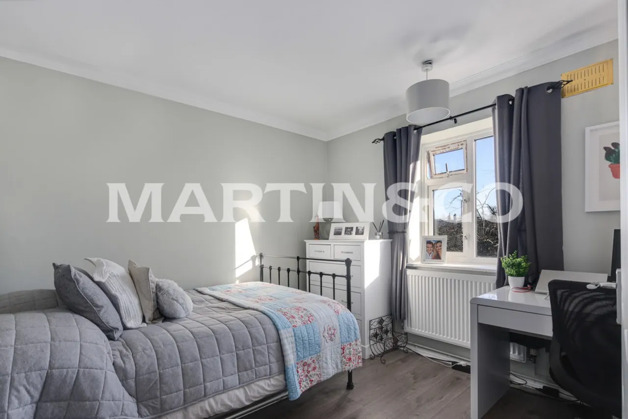 Audley Court, South Woodford, photo 5