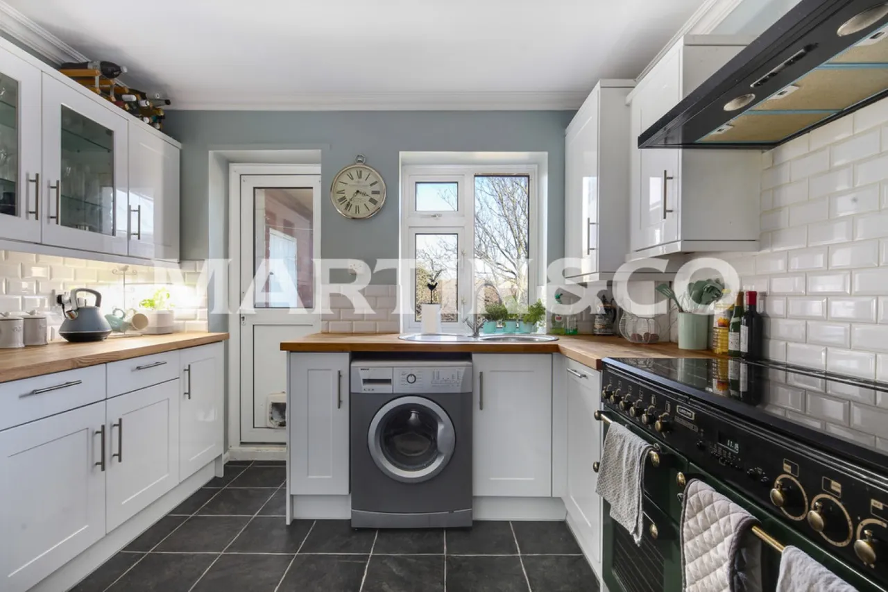 Audley Court, South Woodford, photo 2