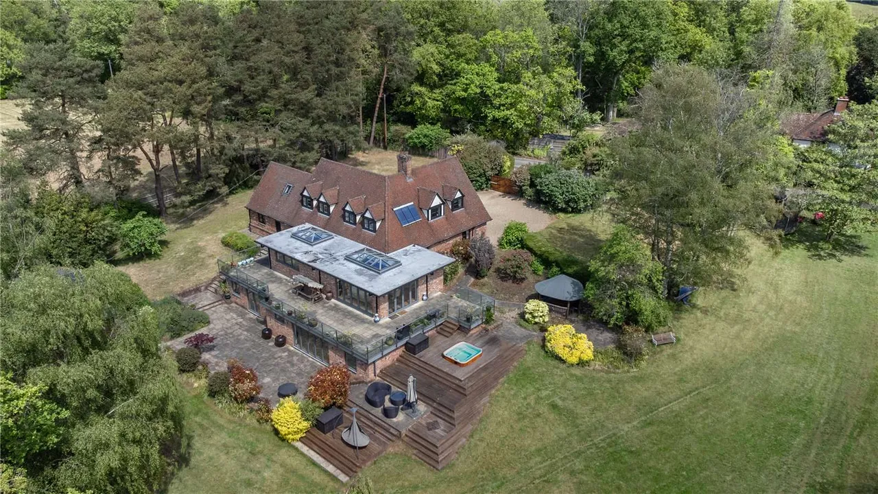 5 bed house for sale — Snelsmore Common, Newbury, Berkshire, RG14 3BB