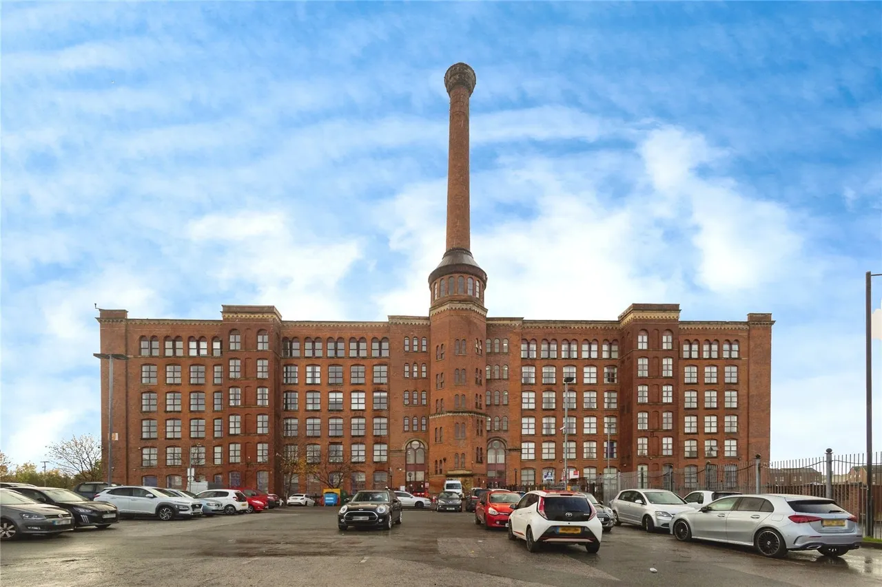 2 bed flat for sale, Lower Vickers Street, Manchester, M40