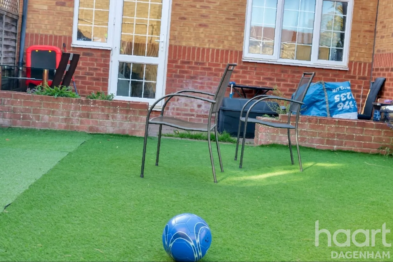 Coopers Close, Dagenham, RM10, photo 7