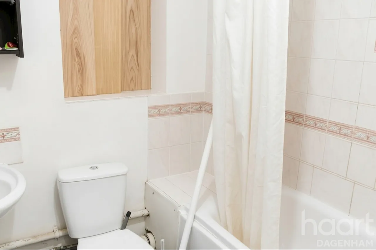 Coopers Close, Dagenham, RM10, photo 10