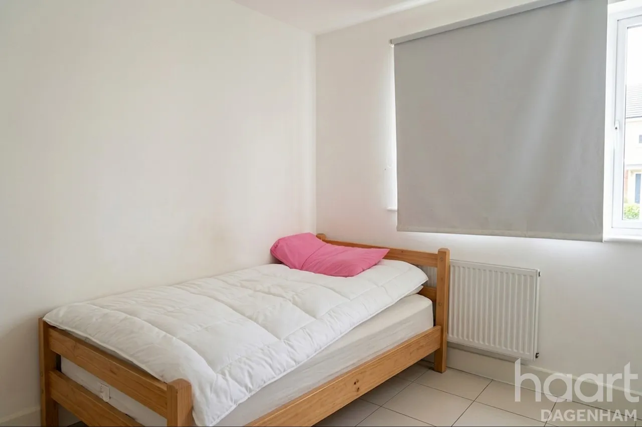 Coopers Close, Dagenham, RM10, photo 9