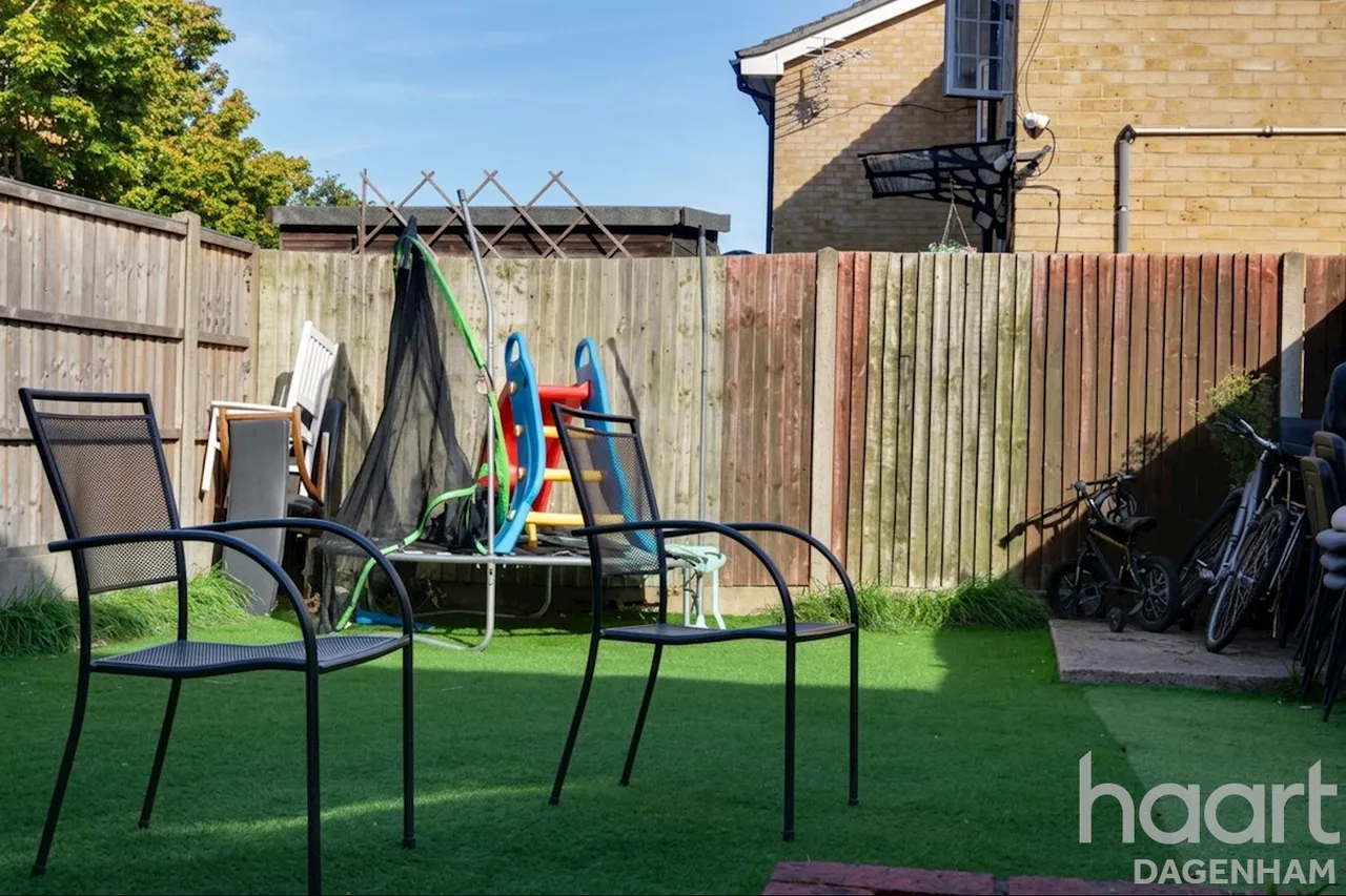 Coopers Close, Dagenham, RM10, photo 6