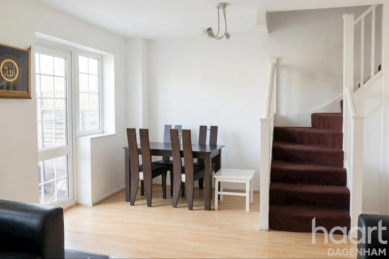 Coopers Close, Dagenham, RM10, photo 4