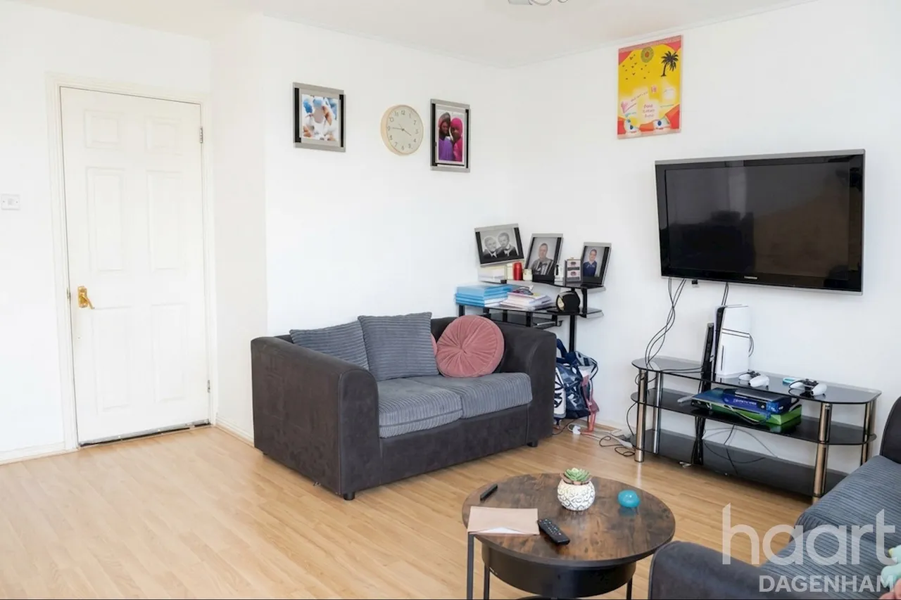 Coopers Close, Dagenham, RM10, photo 5