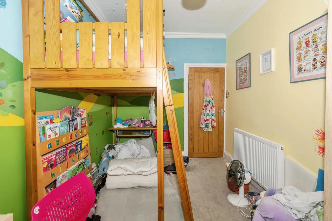 Cote Lane, Bradford, BD15, photo 9