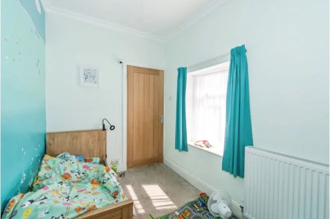 Cote Lane, Bradford, BD15, photo 8