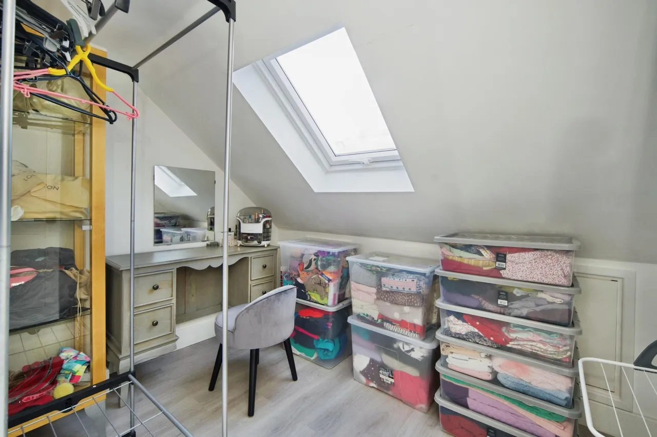 Cowper Gardens, London, N14, photo 14