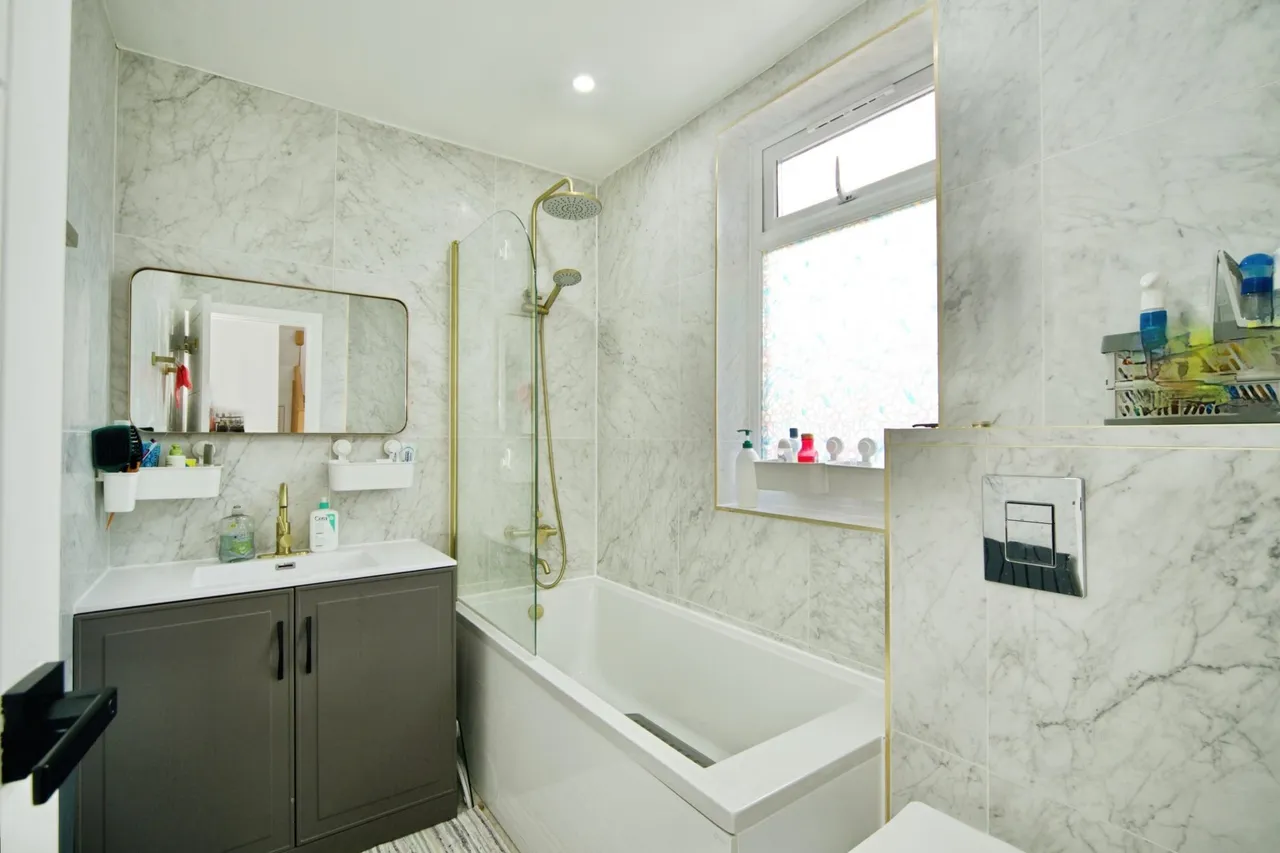 Cowper Gardens, London, N14, photo 11