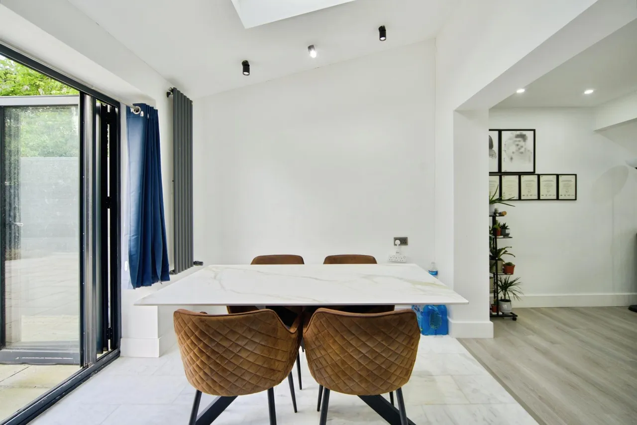 Cowper Gardens, London, N14, photo 10