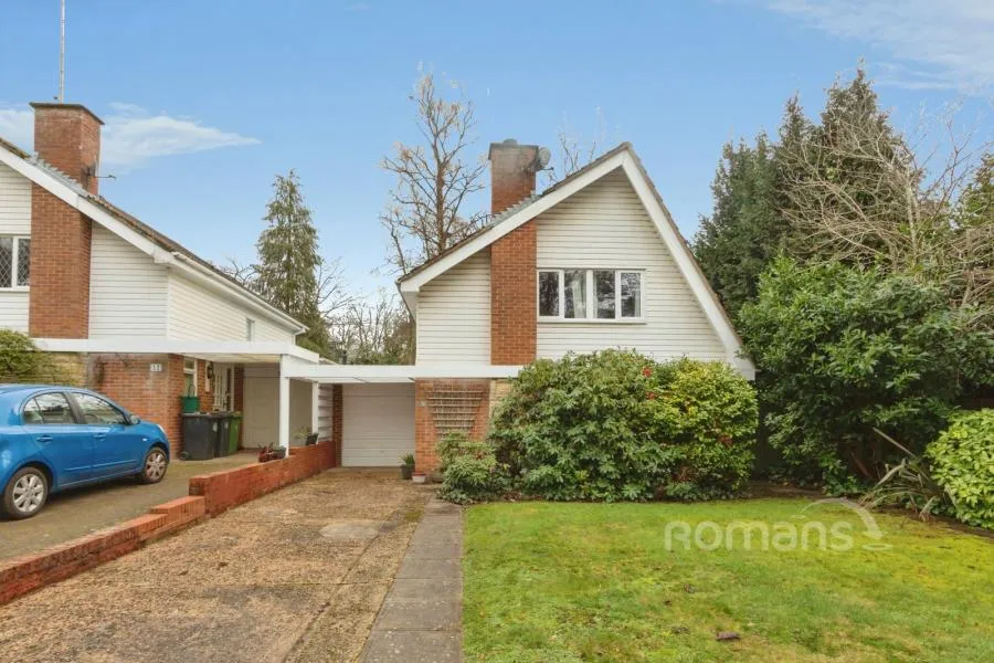 3 bed house to rent, Buttermere Drive, Camberley, GU15