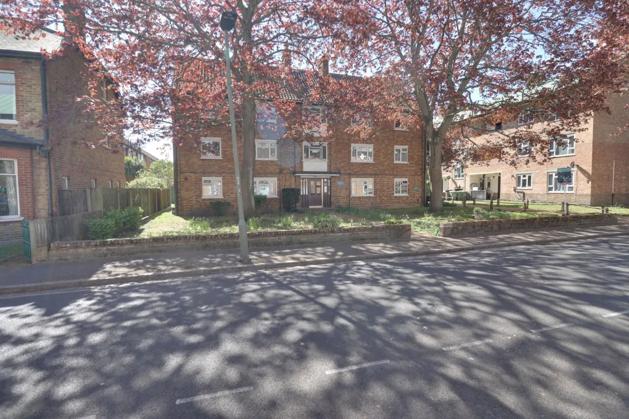2 bed flat for sale, Weston Road, Bromley, BR1