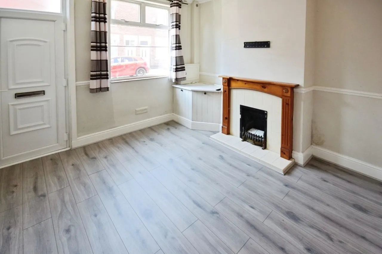 Coronation Road, Hartshill, photo 2