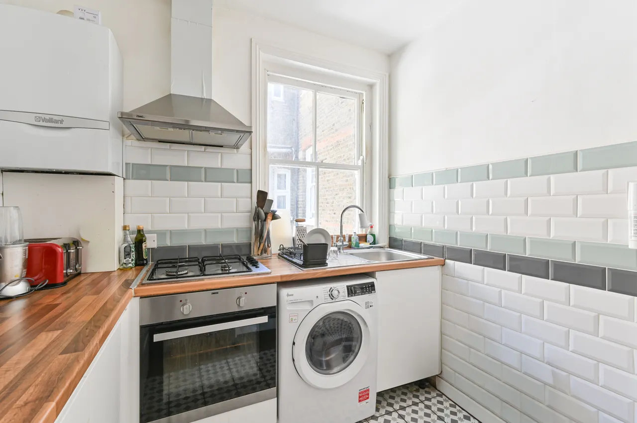 70b Hackford Road, London, photo 2