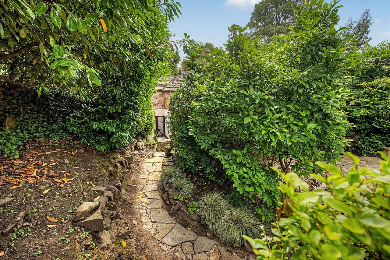 New Road, Prestbury, photo 29