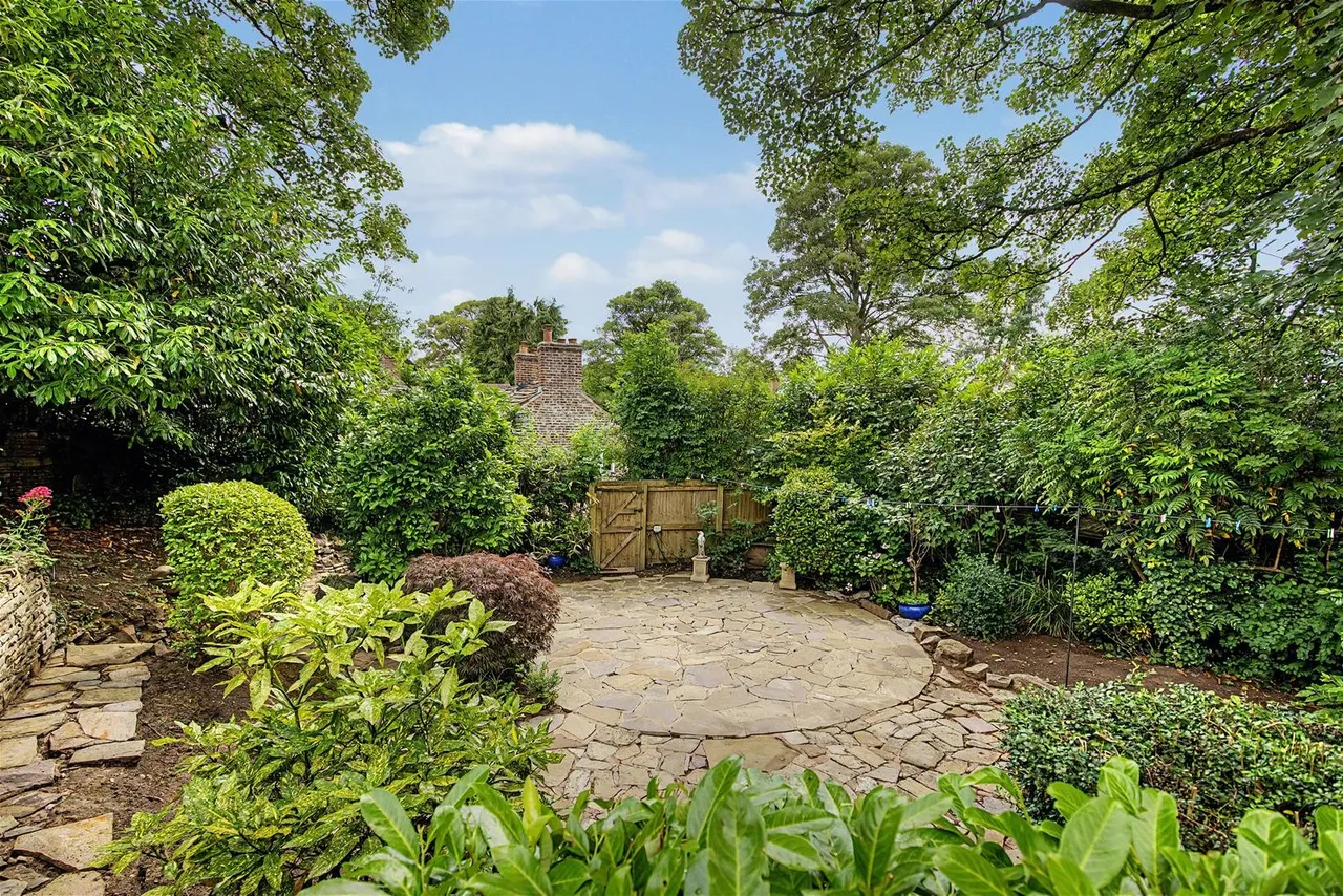 New Road, Prestbury, photo 27