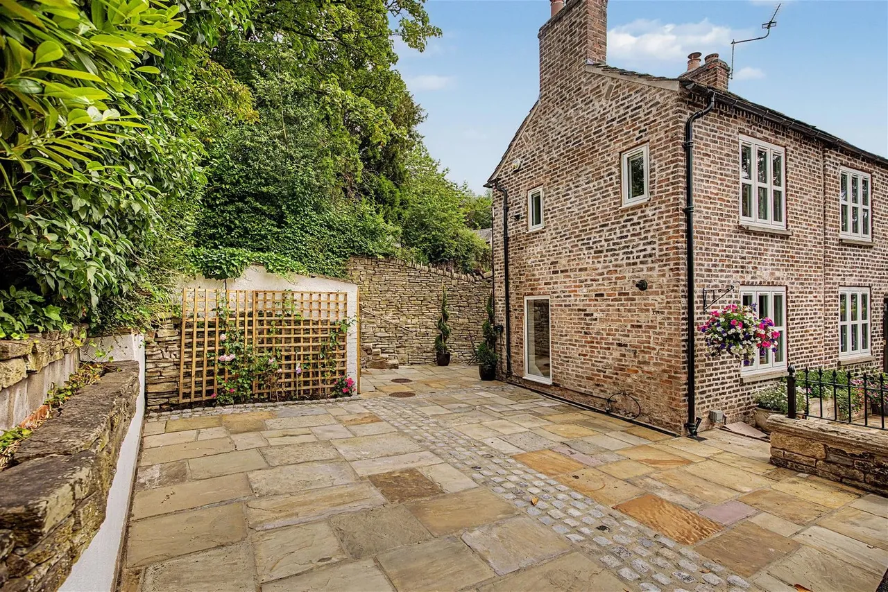 New Road, Prestbury, photo 30