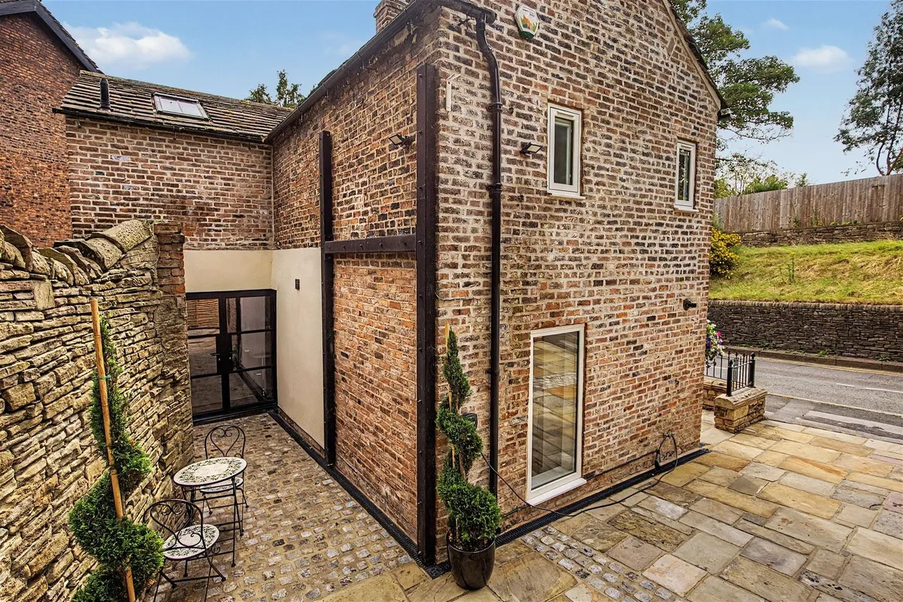 New Road, Prestbury, photo 26