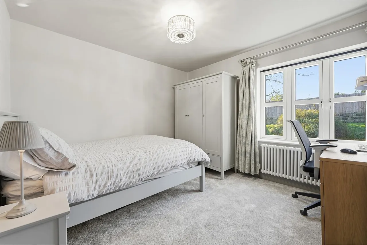 New Road, Prestbury, photo 21