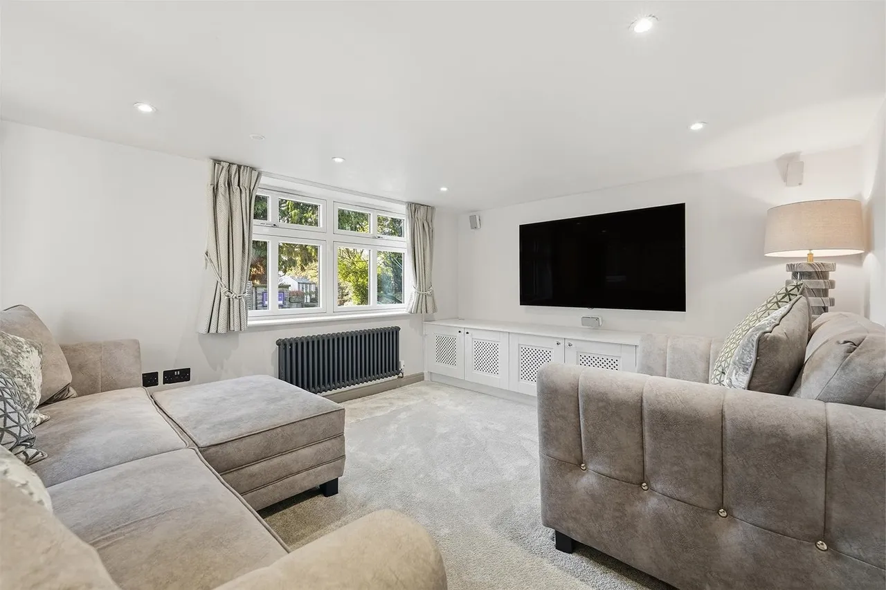 New Road, Prestbury, photo 9