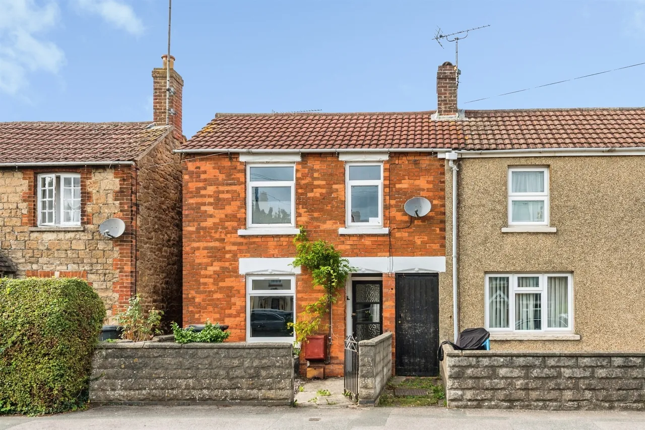 3 bed house for sale, Kingsdown Road, Swindon, SN2