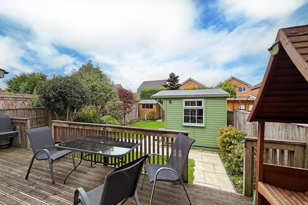 Hawthorn Avenue, Timperley, WA15, photo 13